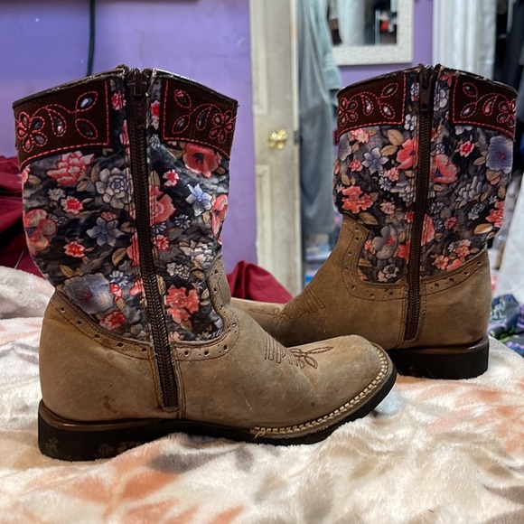 CowGirl boots - Picture 2 of 5